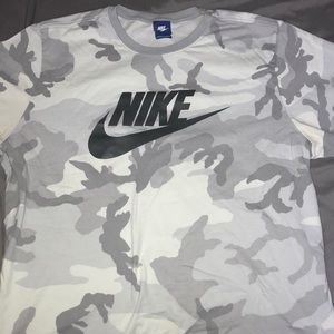 Nike Cammo T-Shirt